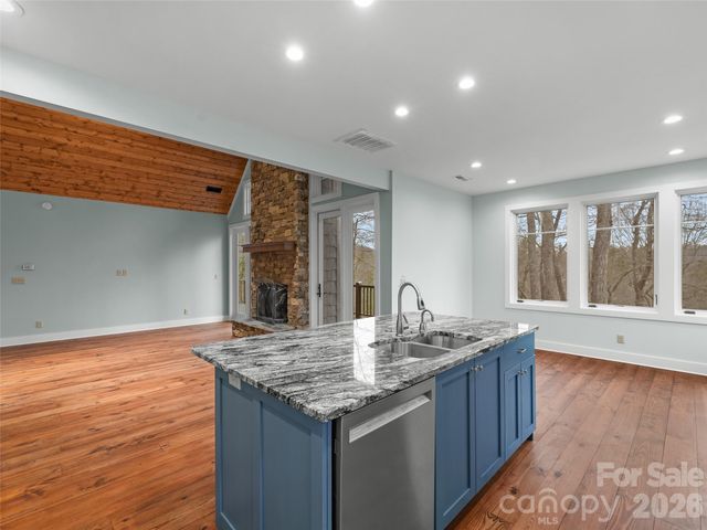 472 Cardinal Road, Brevard, NC 28712