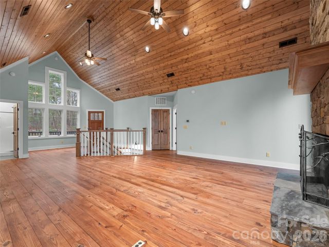 472 Cardinal Road, Brevard, NC 28712