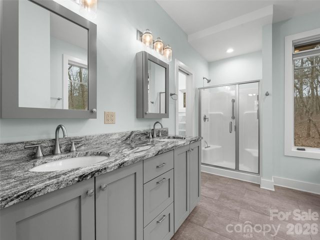 472 Cardinal Road, Brevard, NC 28712