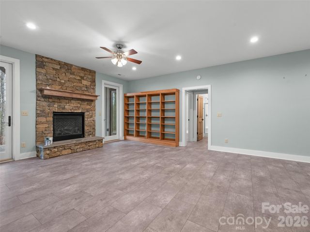 472 Cardinal Road, Brevard, NC 28712