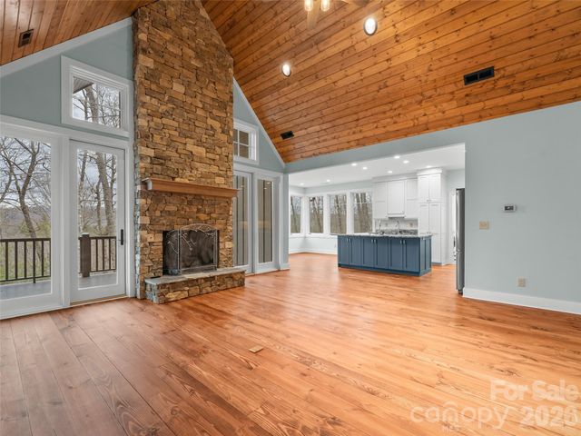 472 Cardinal Road, Brevard, NC 28712