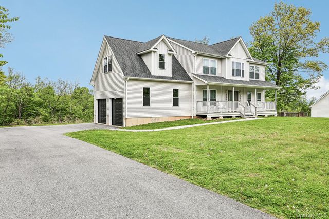 217 School House Road, Middletown, NY 10940