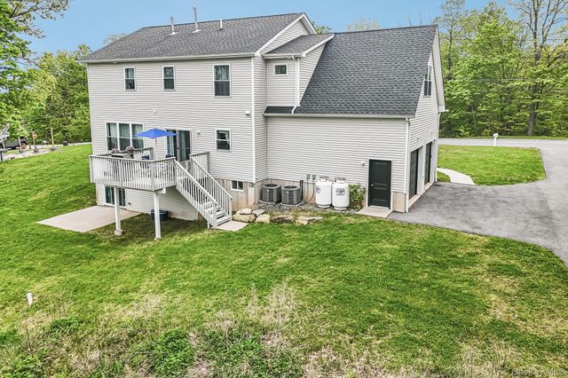 217 School House Road, Middletown, NY 10940