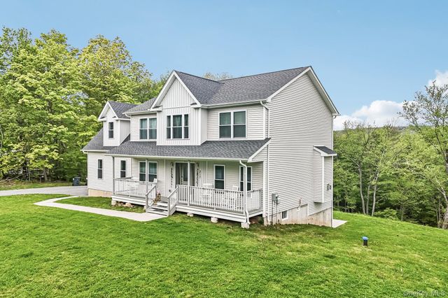 217 School House Road, Middletown, NY 10940