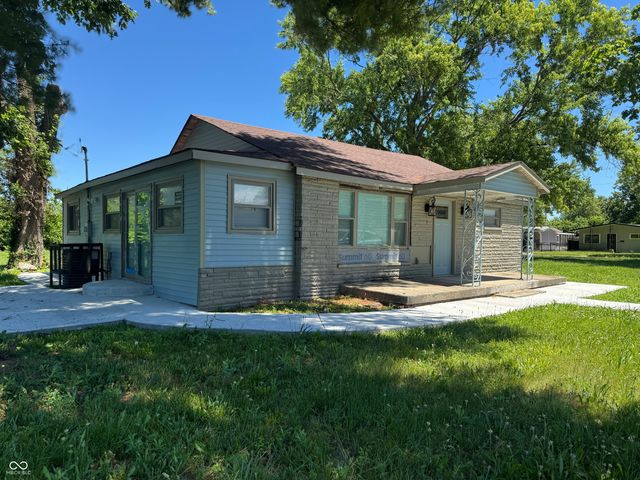 2702 Caroline Avenue, Indianapolis, IN 46218