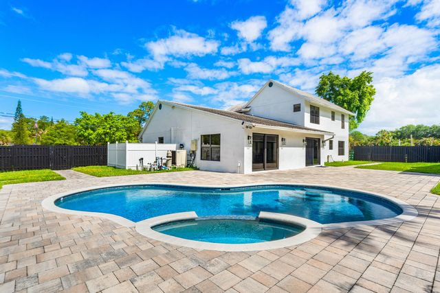 1350 C Road, Loxahatchee Groves, FL 33470