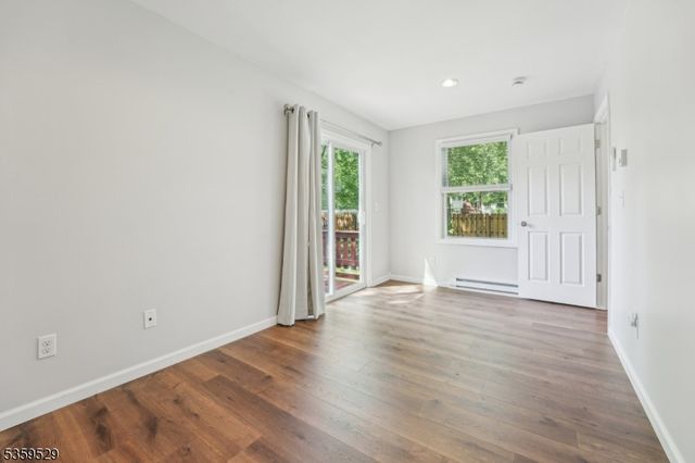 57 Riverlawn Dr, Wayne Twp., NJ 07470