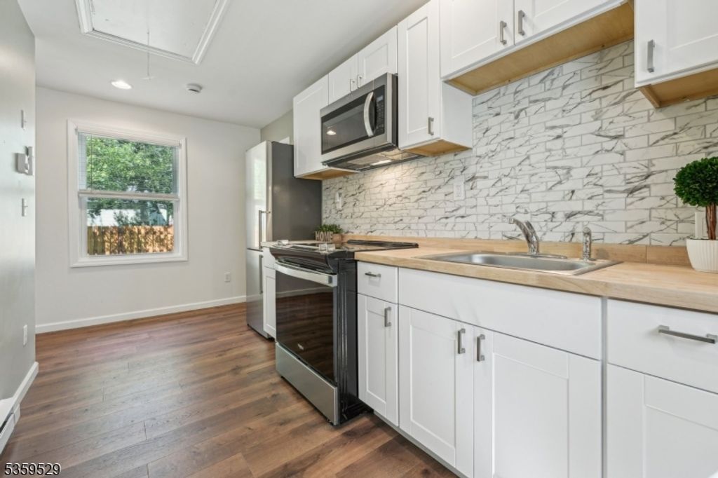 57 Riverlawn Dr, Wayne Twp., NJ 07470