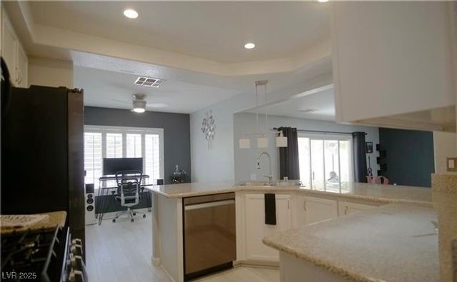 1699 Adobe Frost Court, Las Vegas, NV 89183