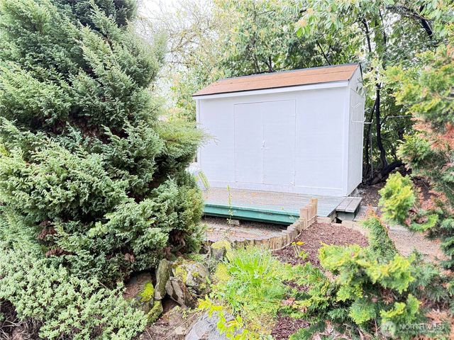 1216 E 70th Street, Tacoma, WA 98404