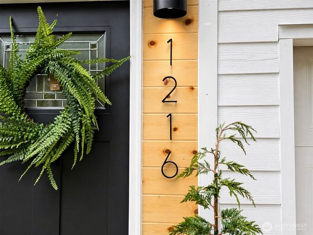 1216 E 70th Street, Tacoma, WA 98404