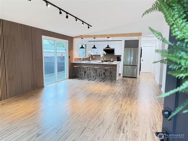 1216 E 70th Street, Tacoma, WA 98404