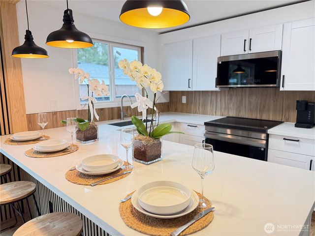 1216 E 70th Street, Tacoma, WA 98404