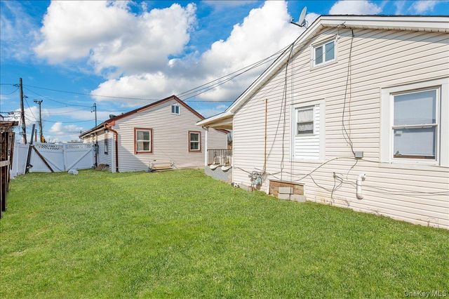 214 beach 3rd, Far Rockaway, NY 11691