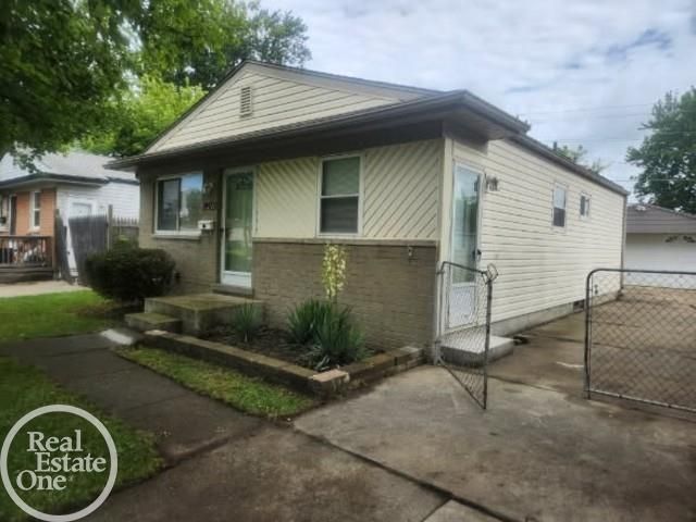 20473 Vermander Avenue, Clinton Township, MI 48035