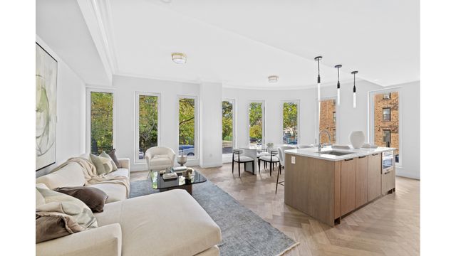 7829 Austin St # 502, New York City, NY 11375