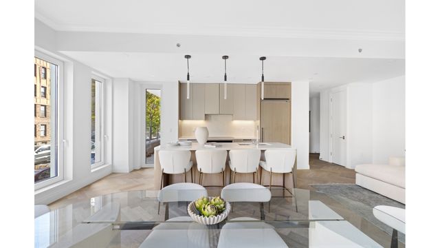 7829 Austin St # 502, New York City, NY 11375