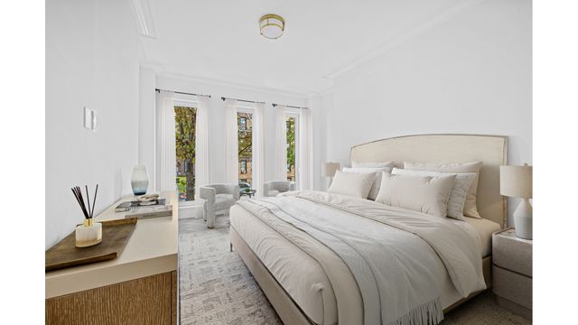 7829 Austin St # 502, New York City, NY 11375
