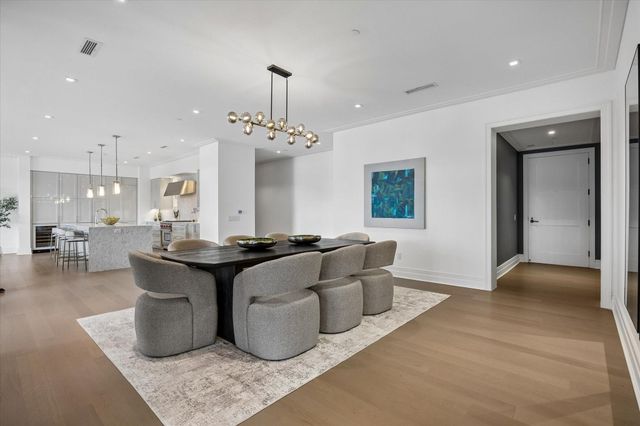 6017 Memorial 202, Houston, TX 77007