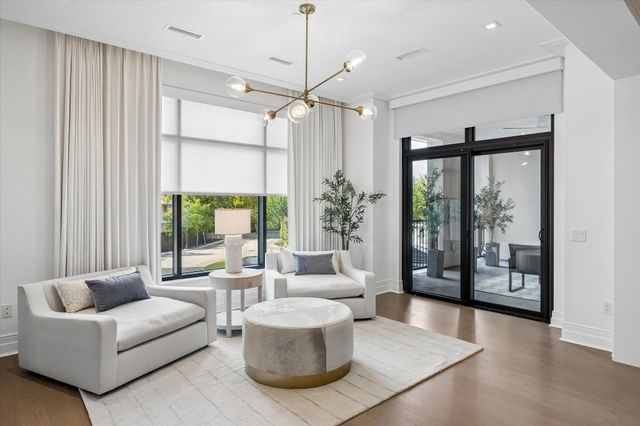 6017 Memorial 202, Houston, TX 77007