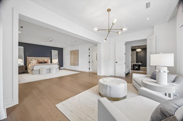 6017 Memorial 202, Houston, TX 77007