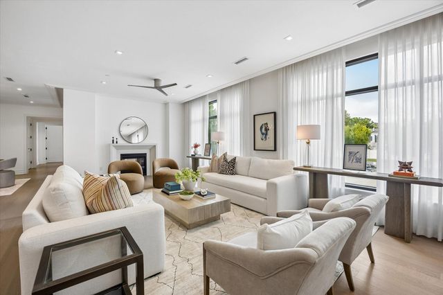 6017 Memorial 202, Houston, TX 77007