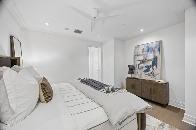 6017 Memorial 202, Houston, TX 77007