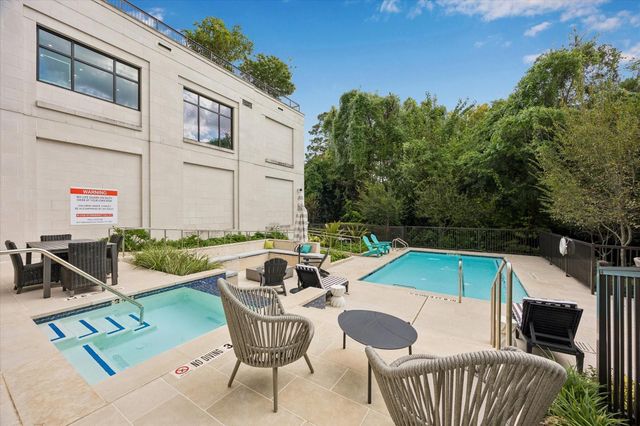 6017 Memorial 202, Houston, TX 77007
