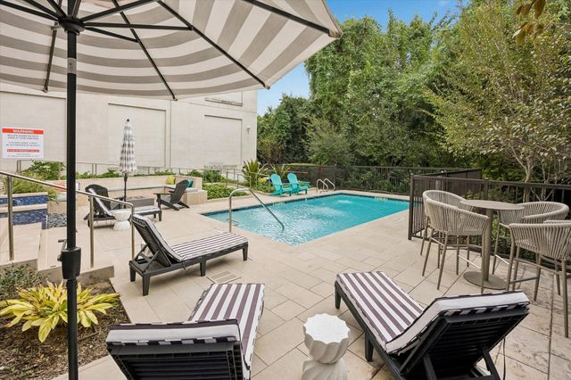 6017 Memorial 202, Houston, TX 77007