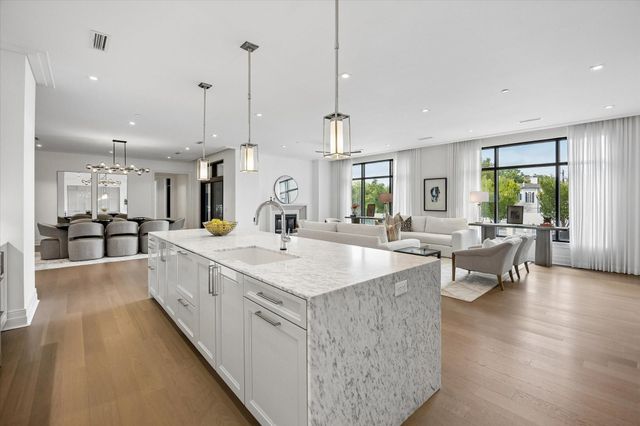 6017 Memorial 202, Houston, TX 77007
