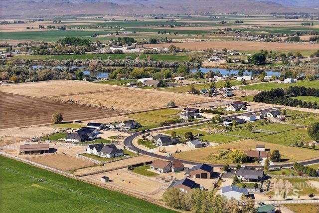 25810 Chandler Dr, Caldwell, ID 83676