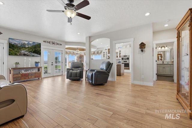 25810 Chandler Dr, Caldwell, ID 83676