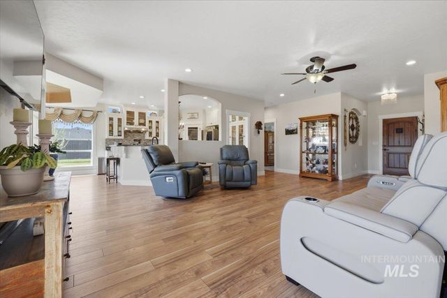 25810 Chandler Dr, Caldwell, ID 83676