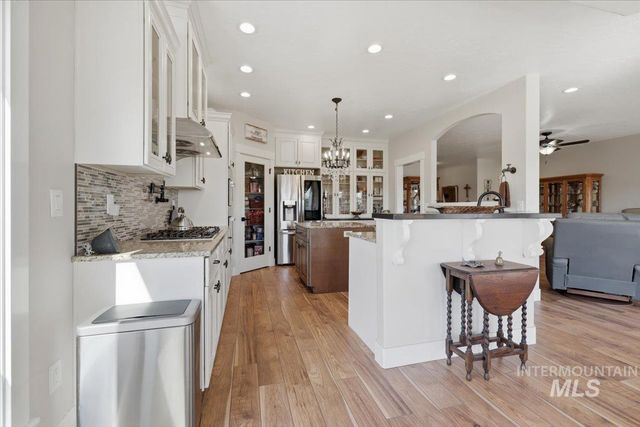25810 Chandler Dr, Caldwell, ID 83676