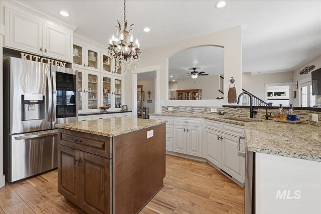 25810 Chandler Dr, Caldwell, ID 83676
