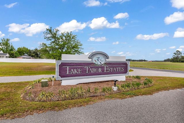 125 Coquina Dr., Tabor City, NC 28463