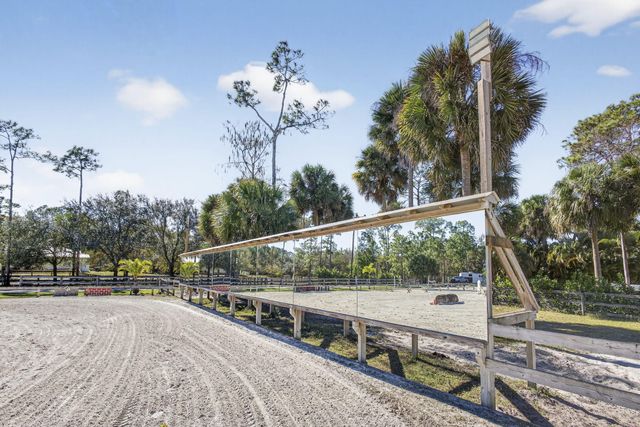 2910 Doe Trail, Loxahatchee, FL 33470