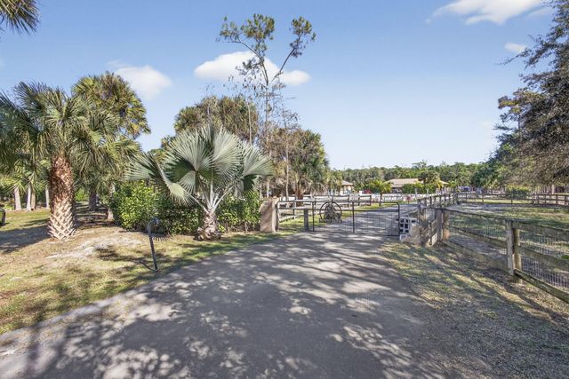 2910 Doe Trail, Loxahatchee, FL 33470