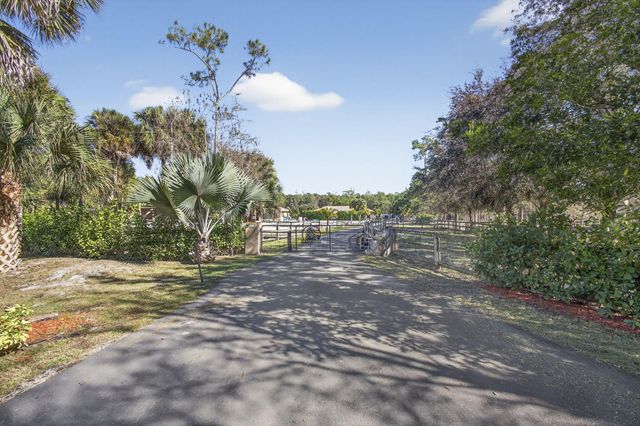 2910 Doe Trail, Loxahatchee, FL 33470