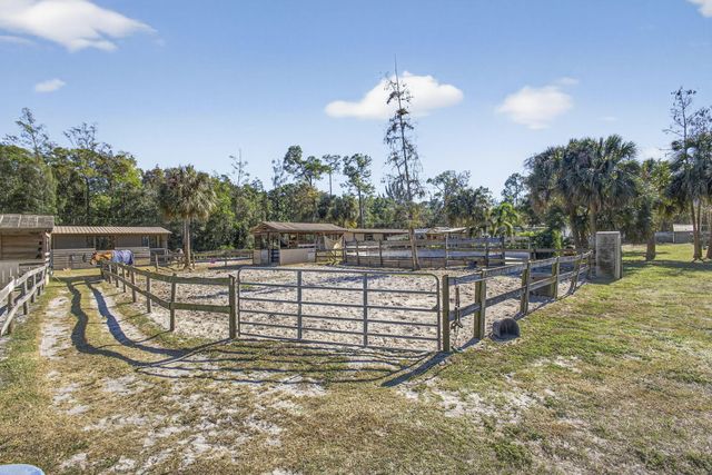2910 Doe Trail, Loxahatchee, FL 33470