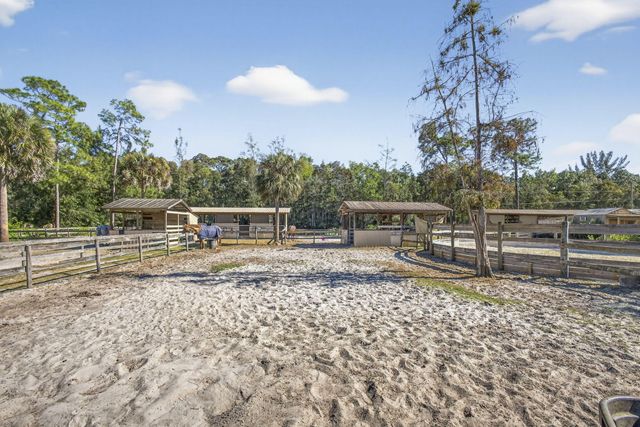 2910 Doe Trail, Loxahatchee, FL 33470