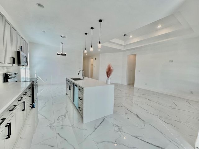 10127 Grover Ln, Houston, TX 77041