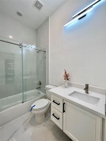 10127 Grover Ln, Houston, TX 77041