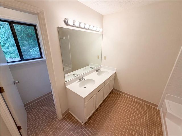 912 Steeple Chase Drive, Lawrenceville, GA 30044