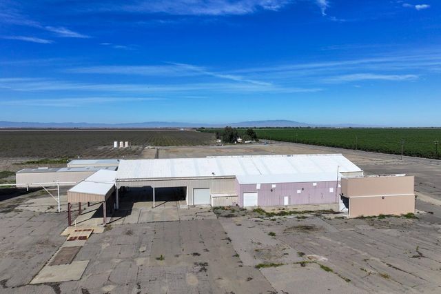 13037 W Gale Avenue, Huron, CA 93234