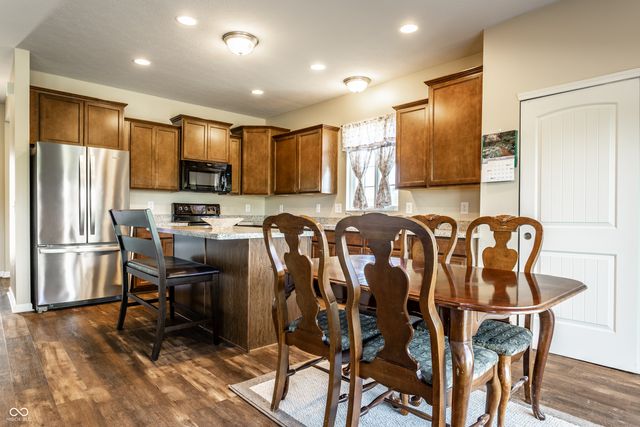 4772 Timberline Trail, Whitestown, IN 46075