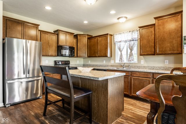 4772 Timberline Trail, Whitestown, IN 46075