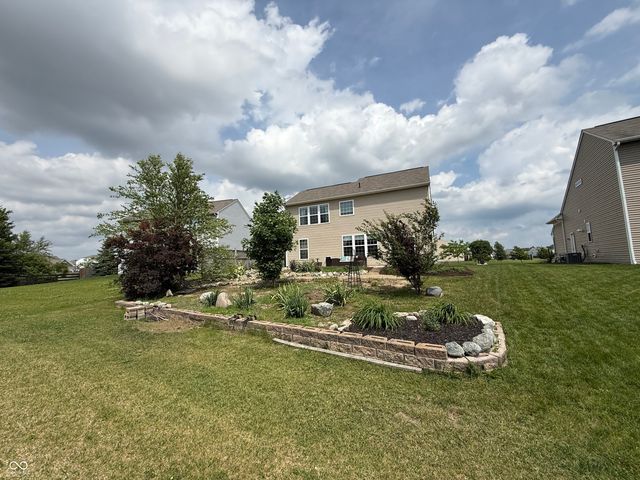 4772 Timberline Trail, Whitestown, IN 46075