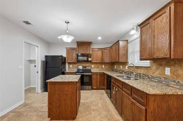 218 Dober ST, Nolanville, TX 76559