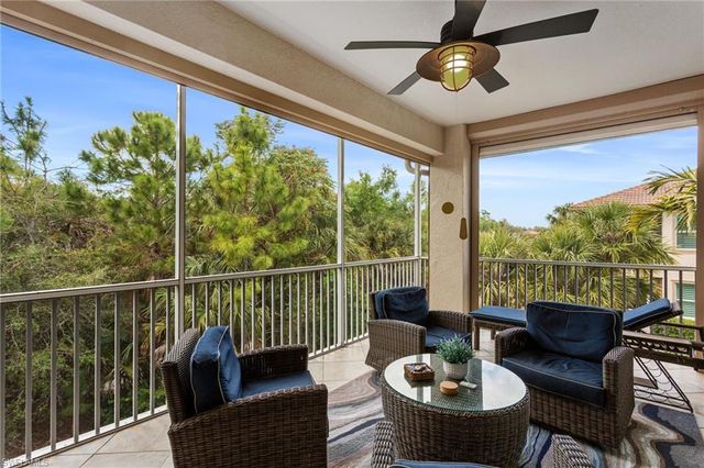 7825 Hawthorne DR 2104, Naples, FL 34113